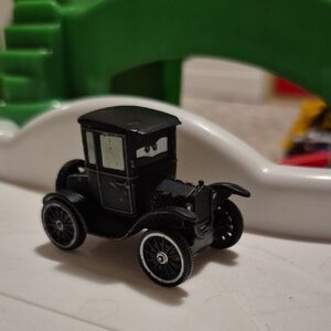 Mattel Disney Pixar Cars Lizzie